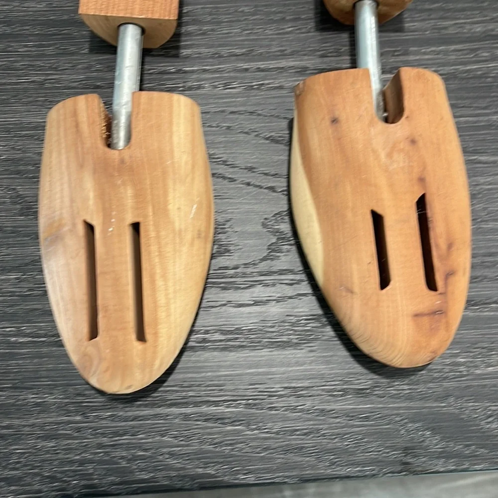 ALLEN EDMONDS CEDAR WOOD SHOE TREE SIZE M-L - Picture 6 of 6